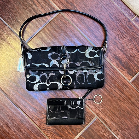 Coach purse and matching card case - Picture 1 of 4